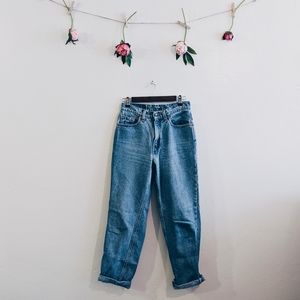 Vintage High Waisted Levi's Mom Jeans